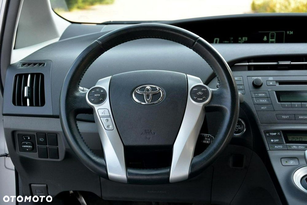 Toyota Prius - 25