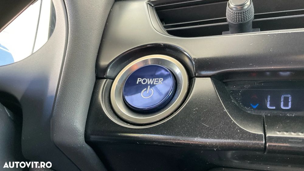 Lexus UX 250h FWD Executive - 30