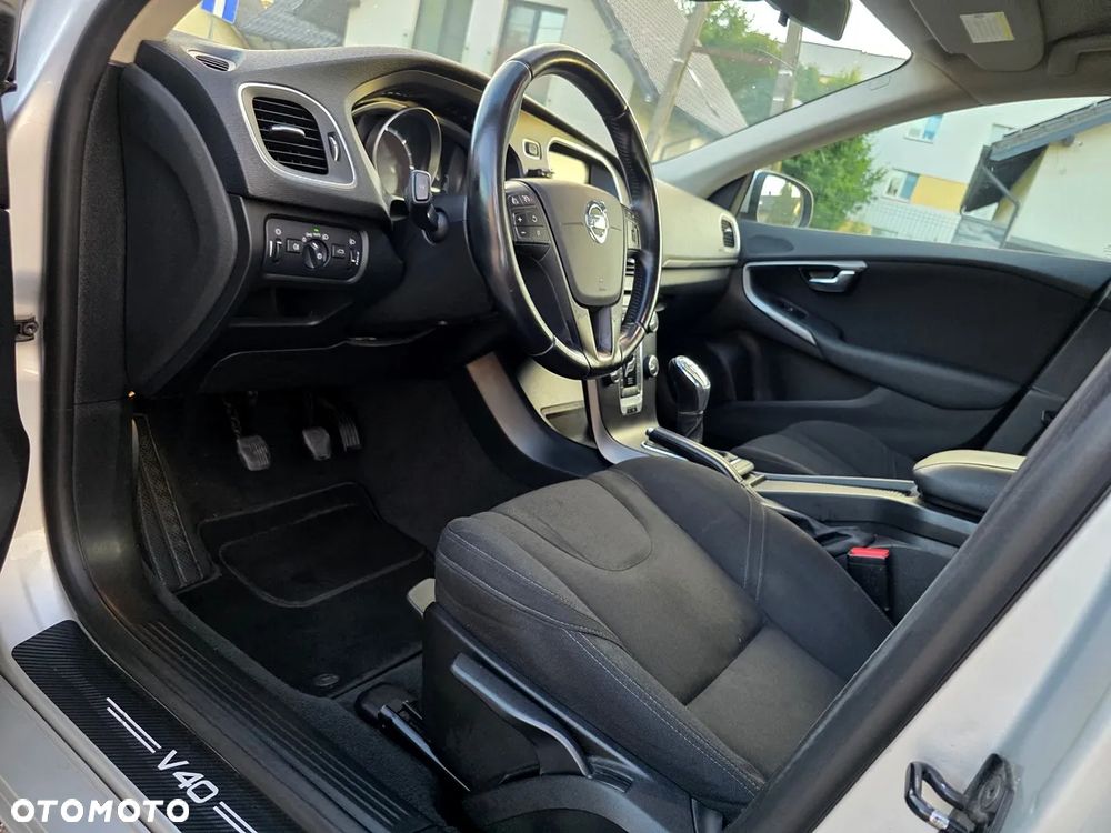 Volvo V40 D2 Momentum - 7