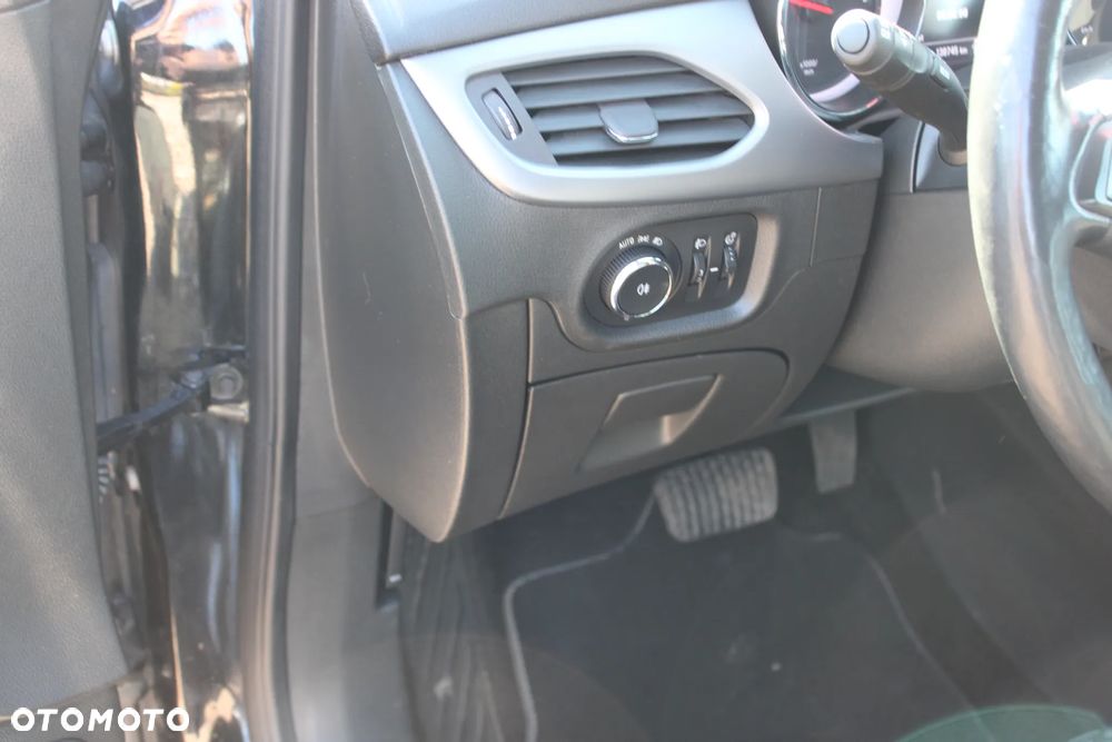Opel Astra 1.5 D Start/Stop Automatik 2020 - 25