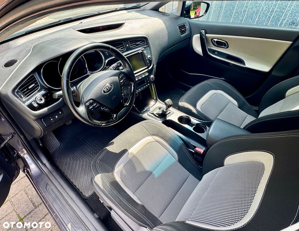 Kia Ceed 1.6 GDI XL - 12