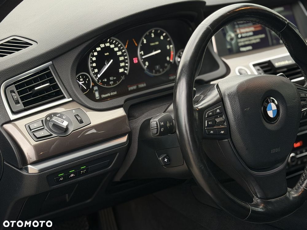 BMW 5GT - 11