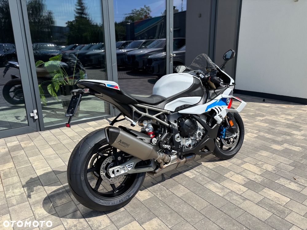 BMW S - 6
