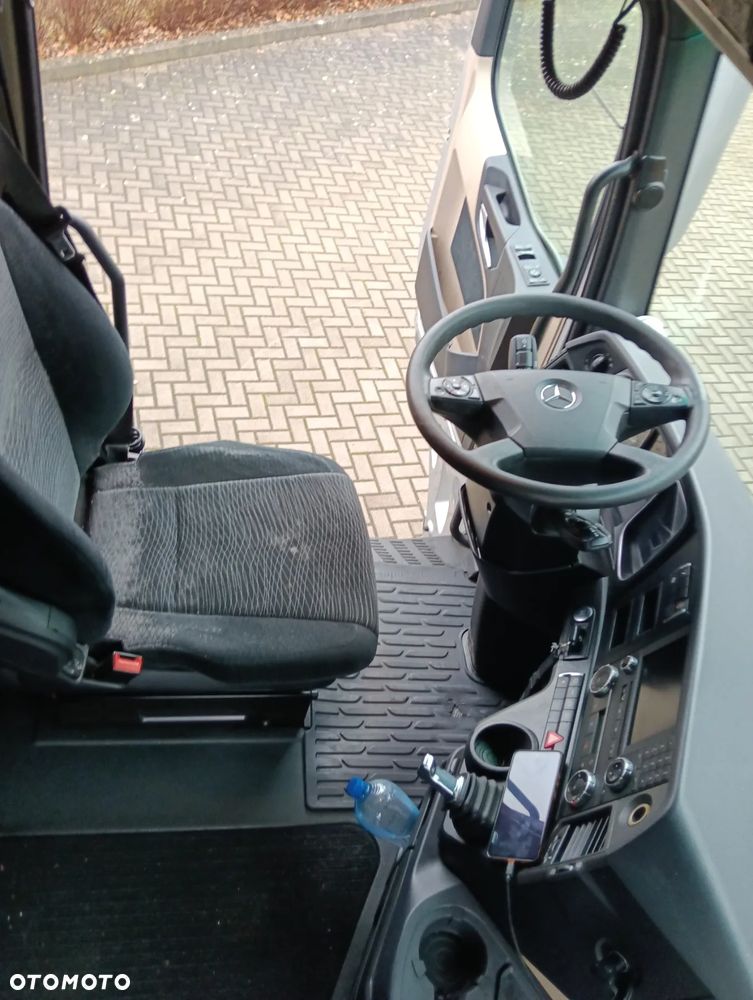 Mercedes-Benz ACTROS - 18