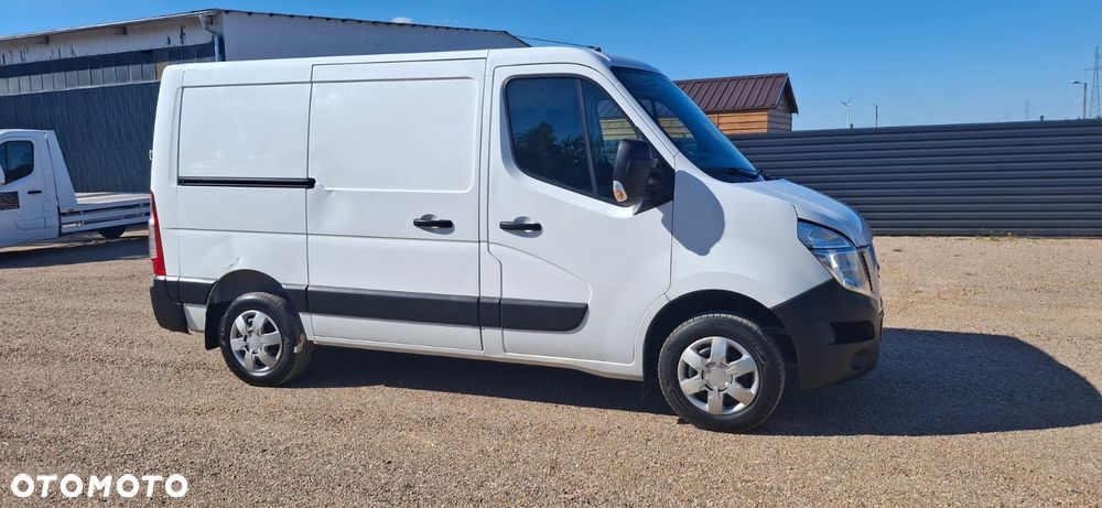 Nissan NV400 - 11