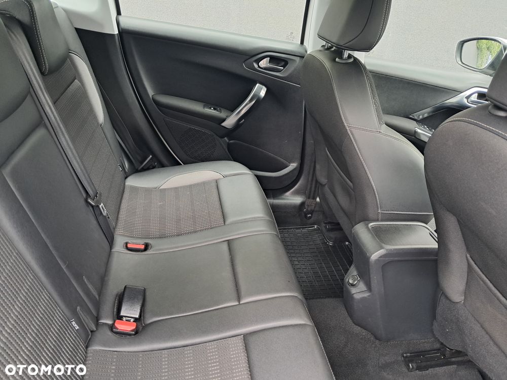 Peugeot 2008 1.6 BlueHDi Allure - 14
