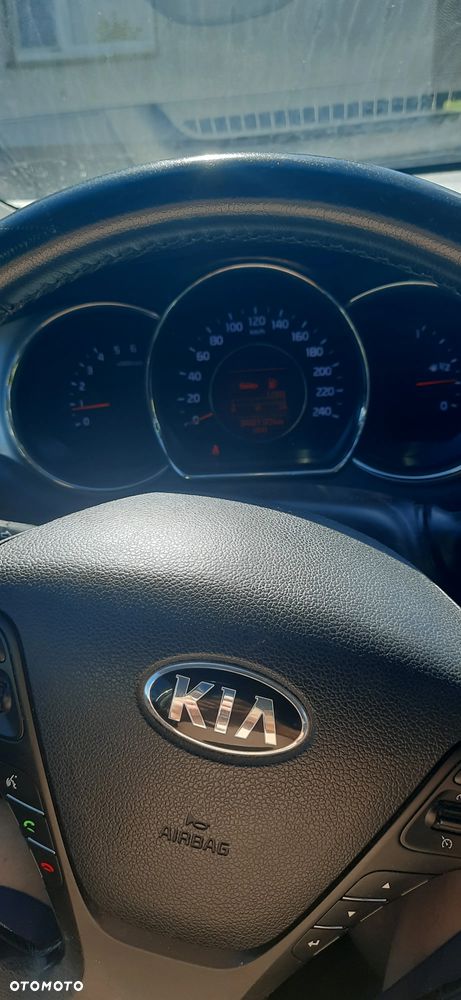 Kia Ceed - 13