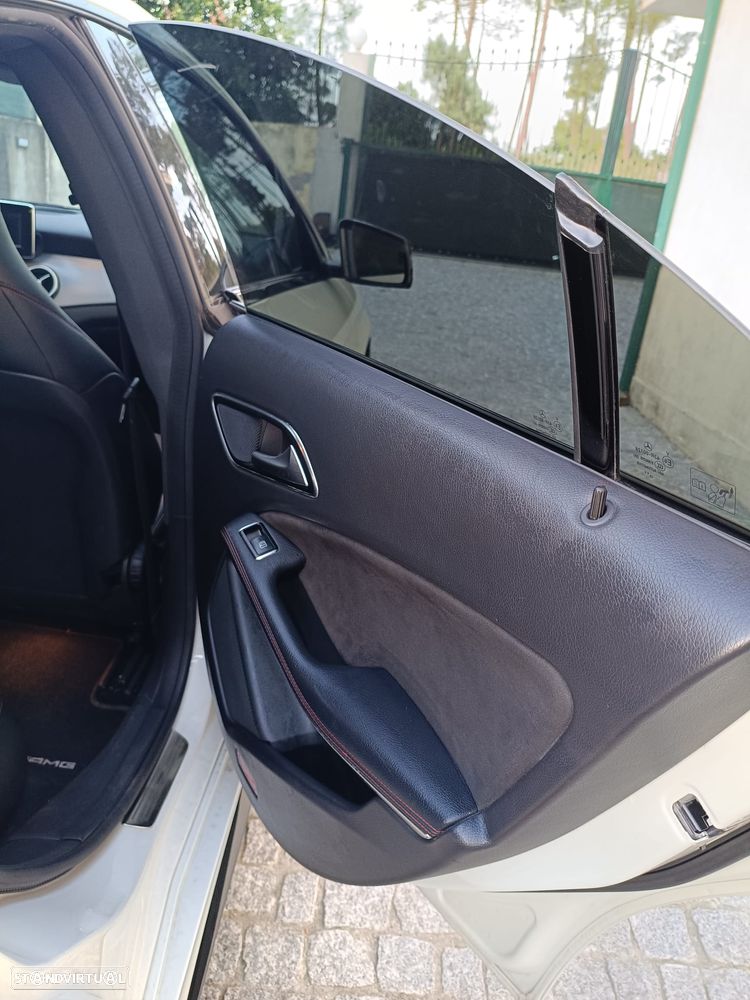 Mercedes-Benz CLA 220 CDI 7G-DCT AMG Line - 22