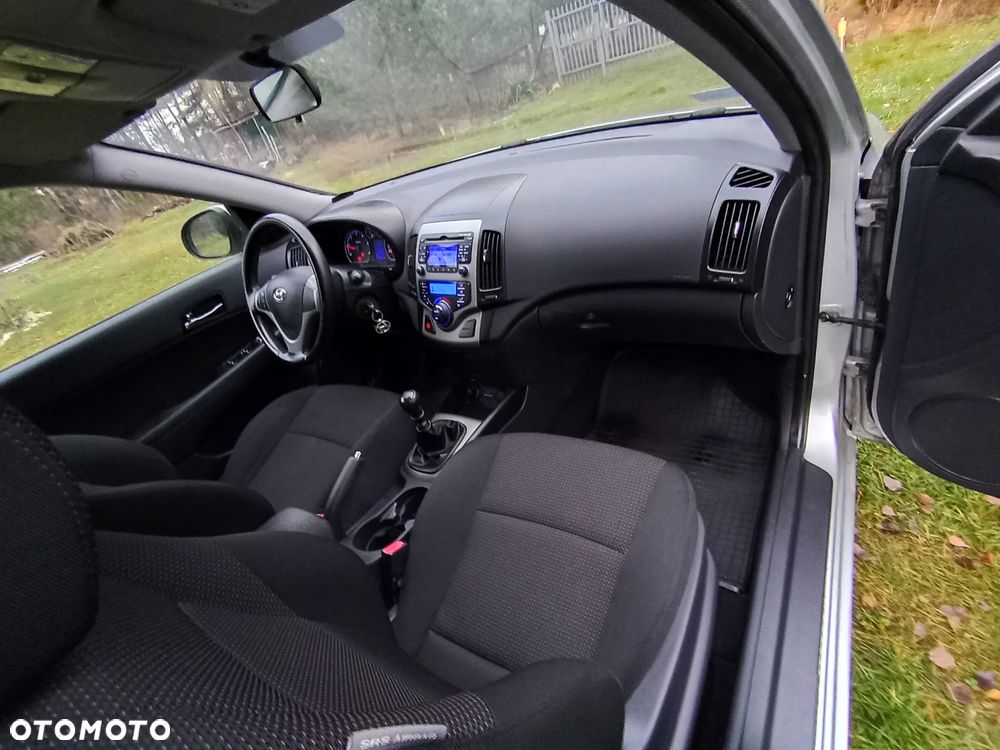 Hyundai i30 1.6 CRDi Base + World Cup - 23