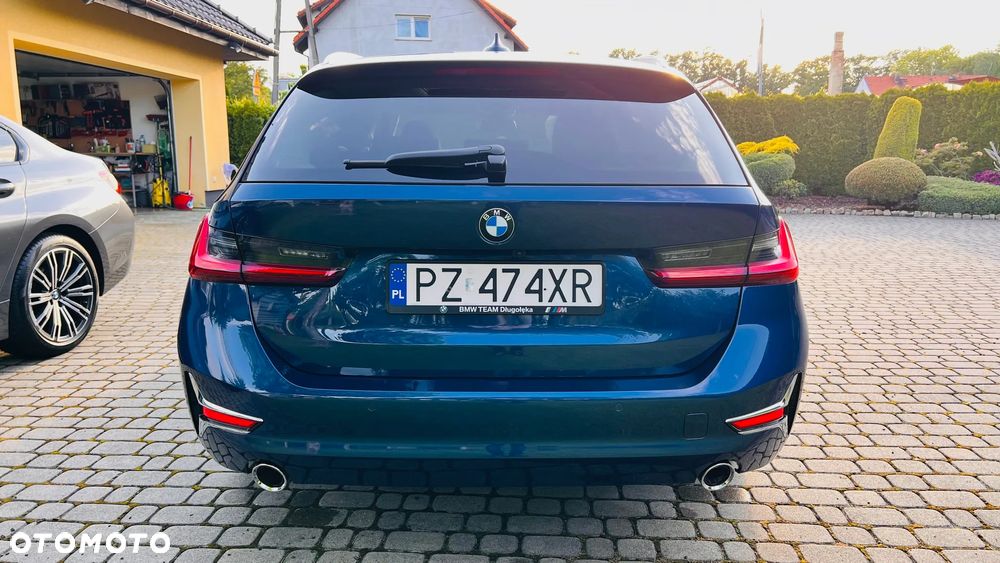 BMW Seria 3 320d xDrive Luxury Line sport - 25