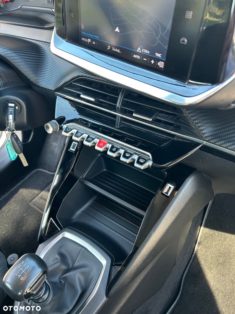 Peugeot 208 2021