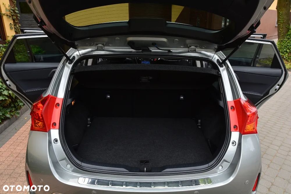 Toyota Auris 1.6 Premium Comfort - 13