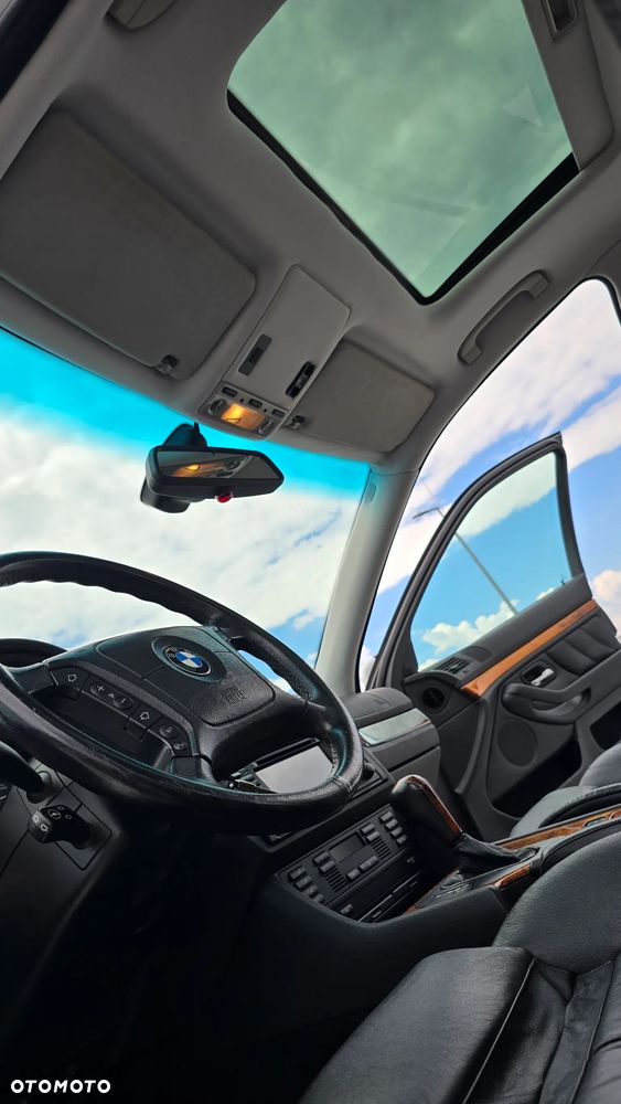 BMW Seria 5 - 25