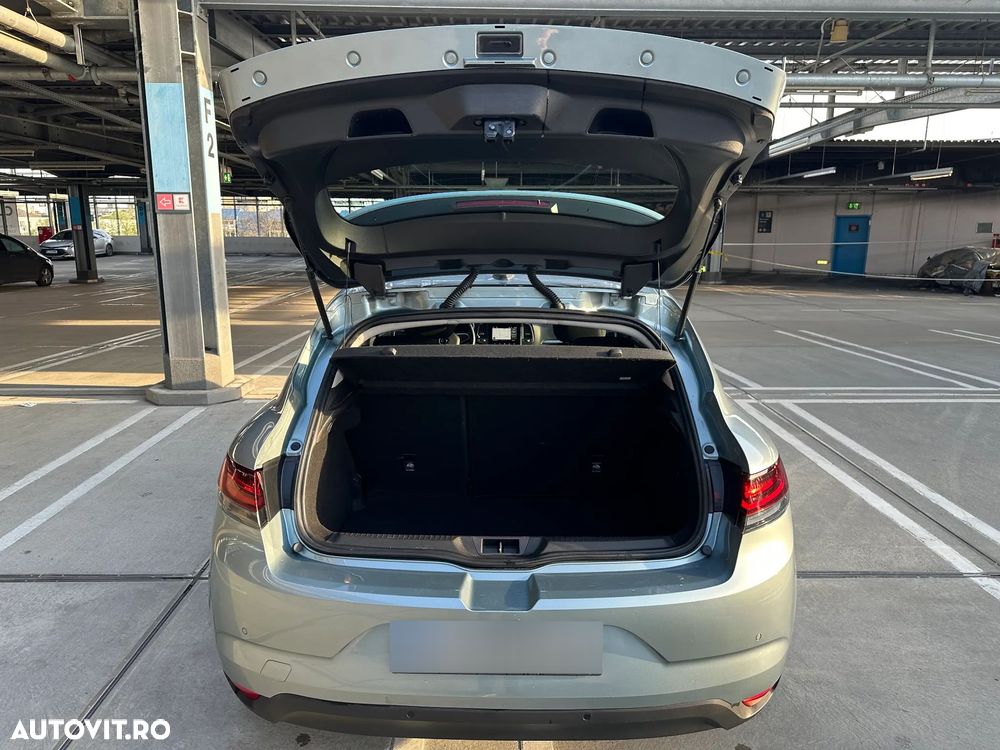 Renault Megane TCE 140 Techno - 19