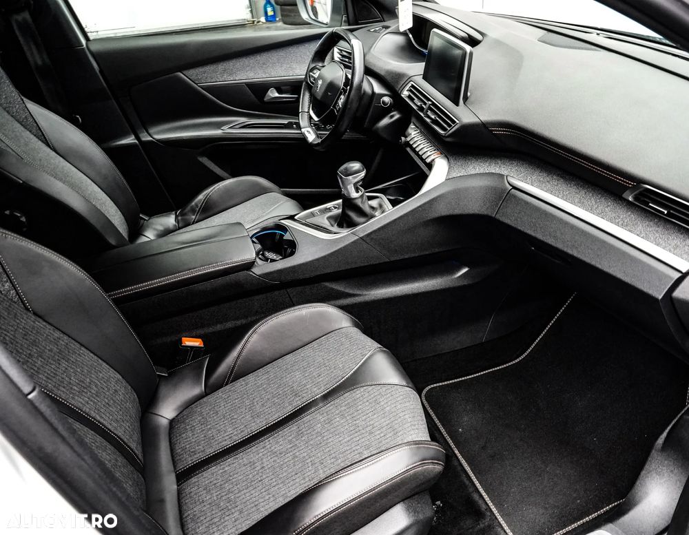 Peugeot 5008 1.2 Puretech Turbo s&s GT-Line - 12