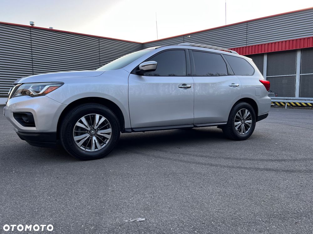 Nissan Pathfinder - 4