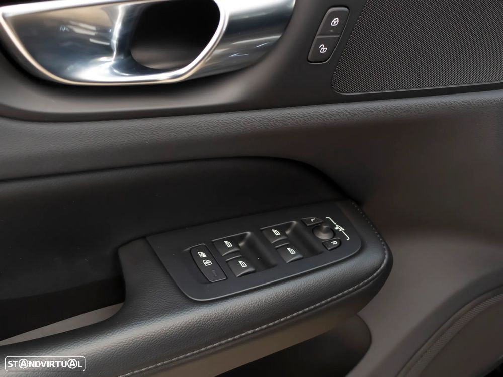 Volvo V60 2.0 B4 Momentum Plus Geartronic - 20