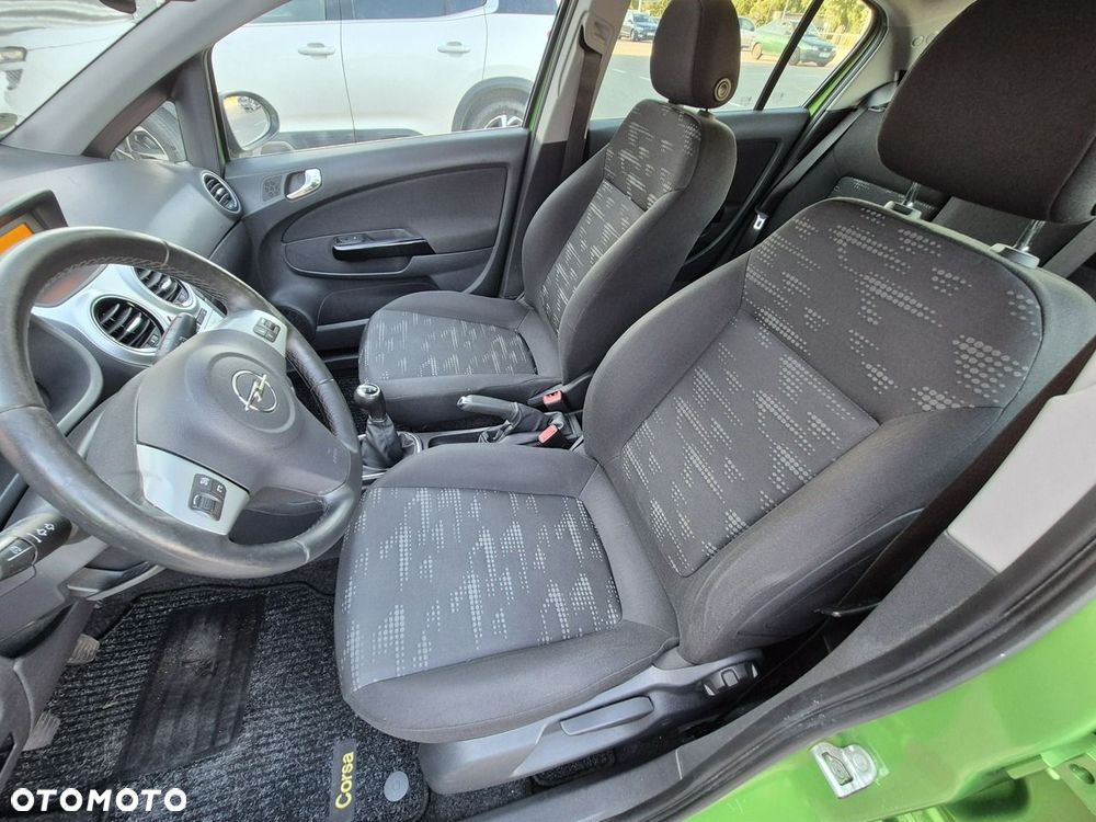 Opel Corsa 1.4 16V Color Edition - 9