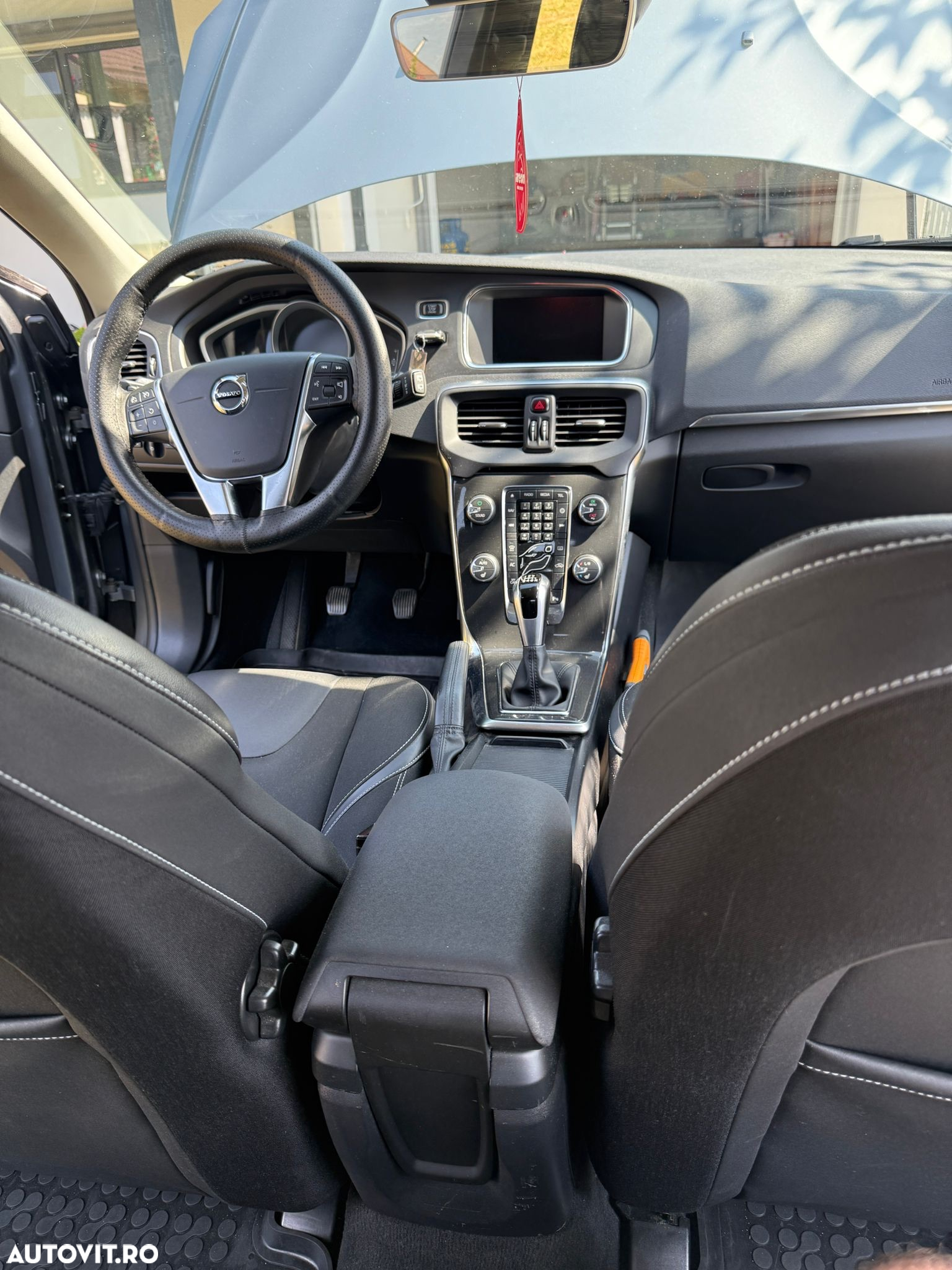 Volvo V40 D2 Momentum - 12