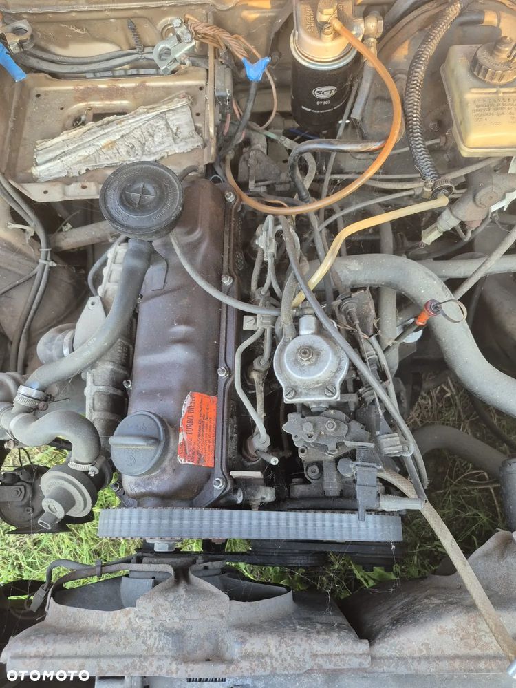 Volkswagen Passat 1.6 GL TD - 10