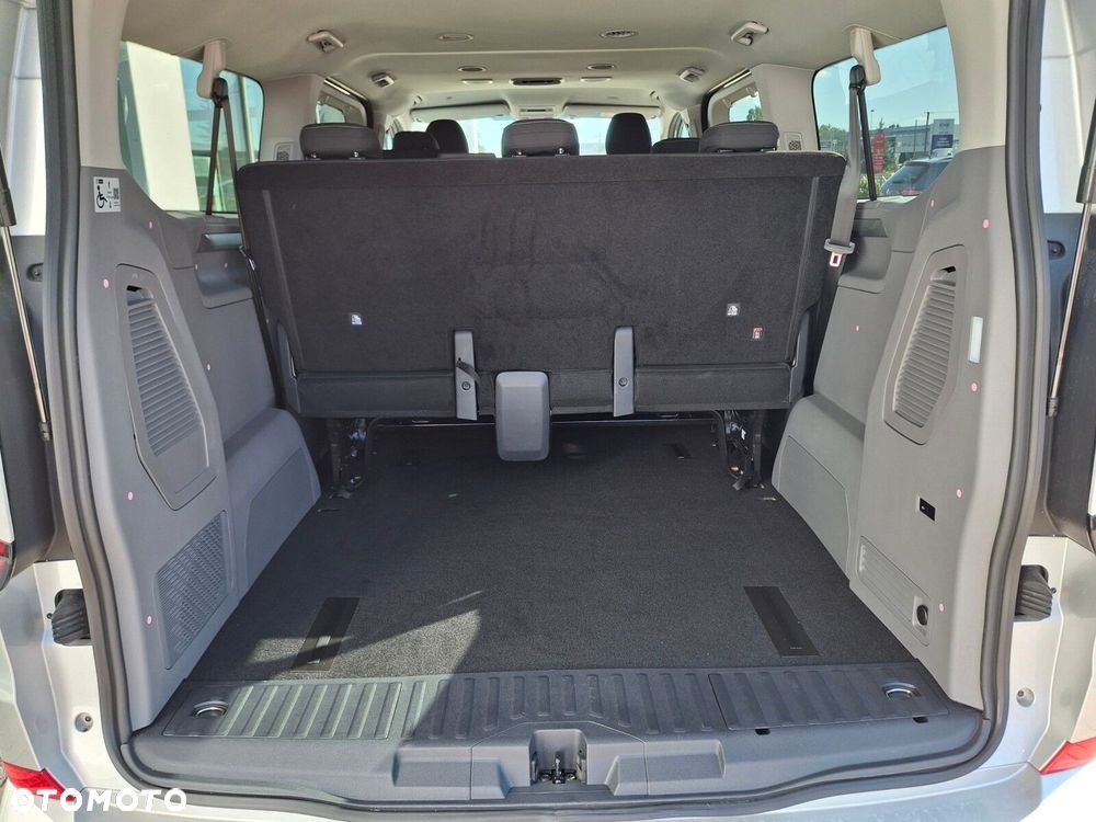 Volkswagen Caravelle - 36