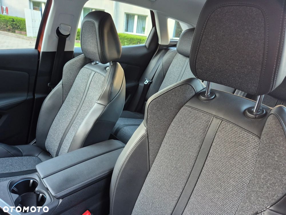Peugeot 3008 1.2 PureTech GPF Allure S&S EAT8 - 9