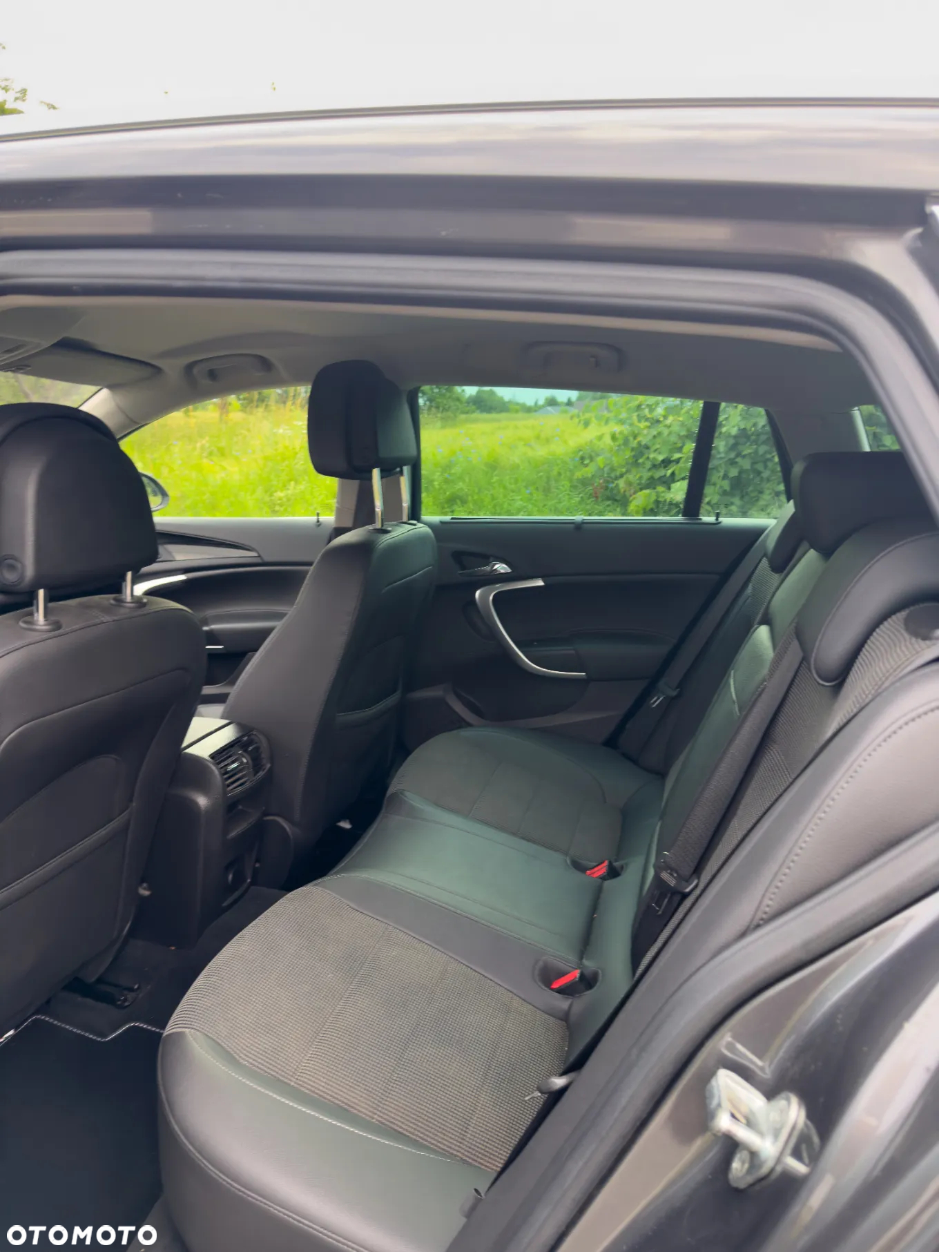 Opel Insignia 2.0 Turbo Sports Tourer 4x4 Automatik Cosmo - 12
