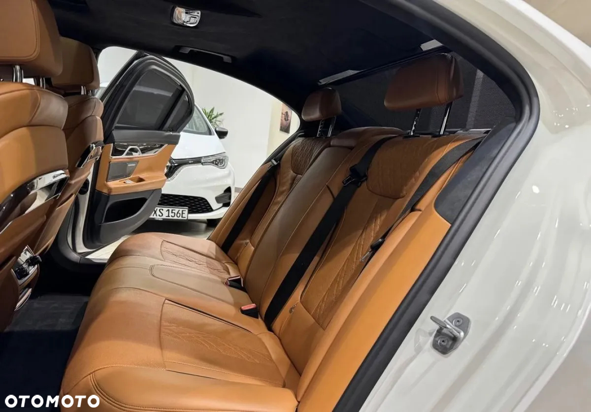 BMW Seria 7 750Li xDrive sport - 34