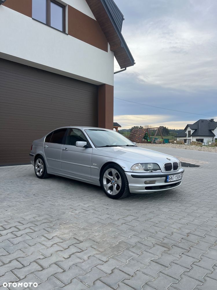 BMW Seria 3 323i - 6