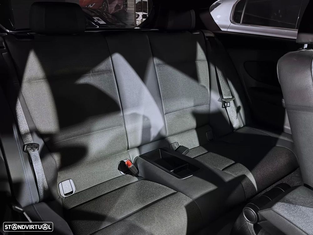 BMW 118 d Pack M - 23