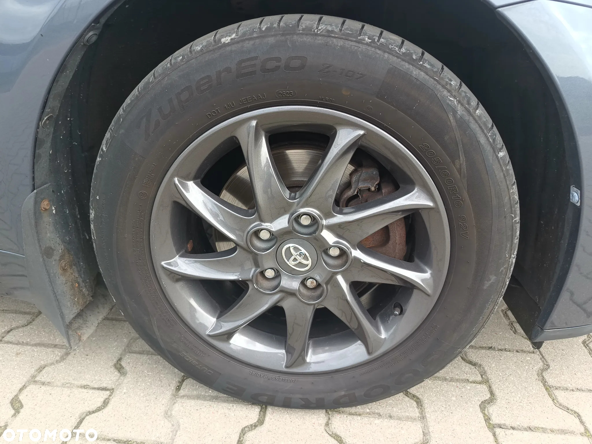 Toyota Avensis 1.8 Luna - 16