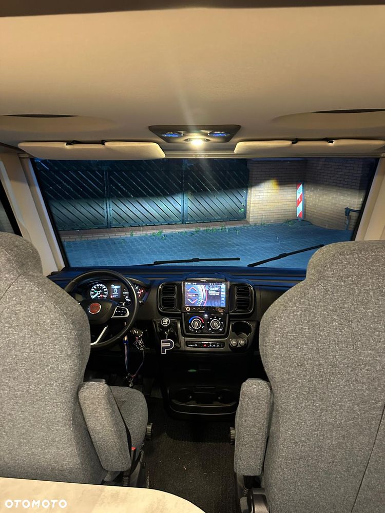 KNAUS Live i 700 - 33