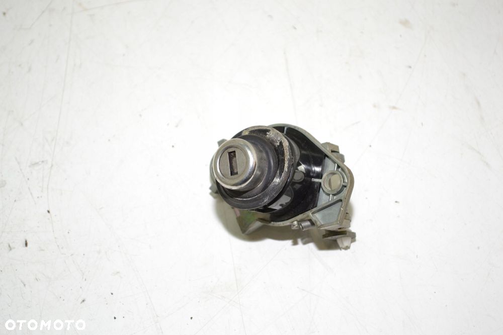 BMW E36 Z3 WKŁADKA ZAMKA KLAPY BAGAŻNIKA 1946100 - 2