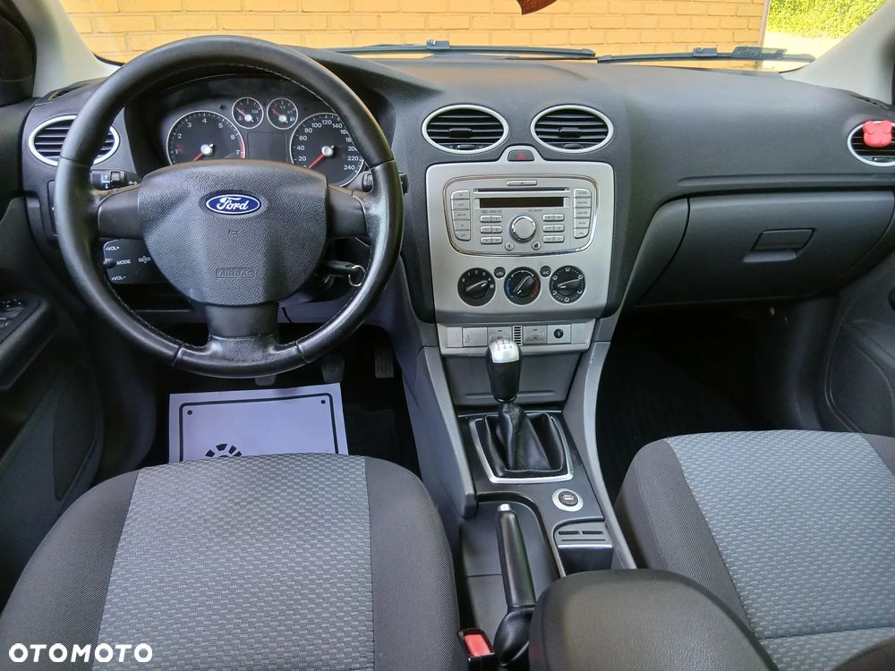 Ford Focus 1.6 Ambiente - 14
