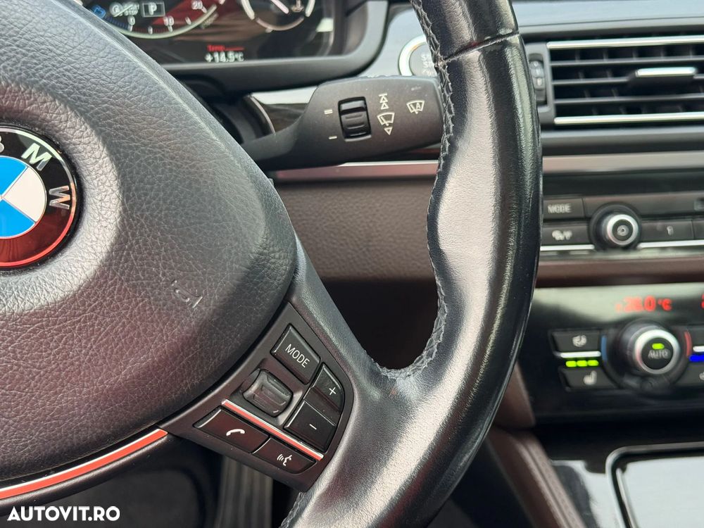 BMW Seria 5 530d xDrive AT - 16