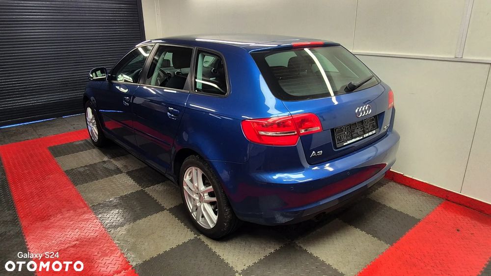 Audi A3 Sportback 1.6 TDI DPF Attraction - 3