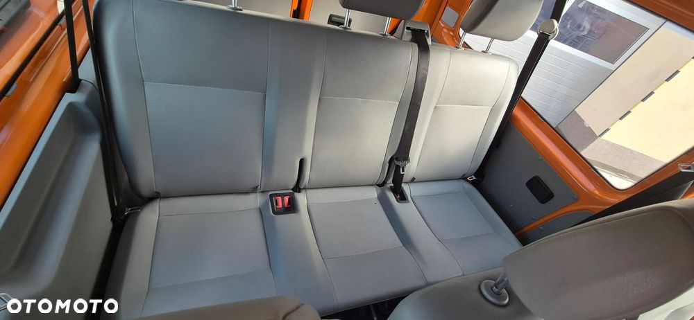 Volkswagen Transporter Caravelle Lang Trendline - 16