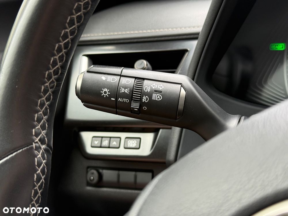 Lexus UX 250h F Sport 2WD - 37