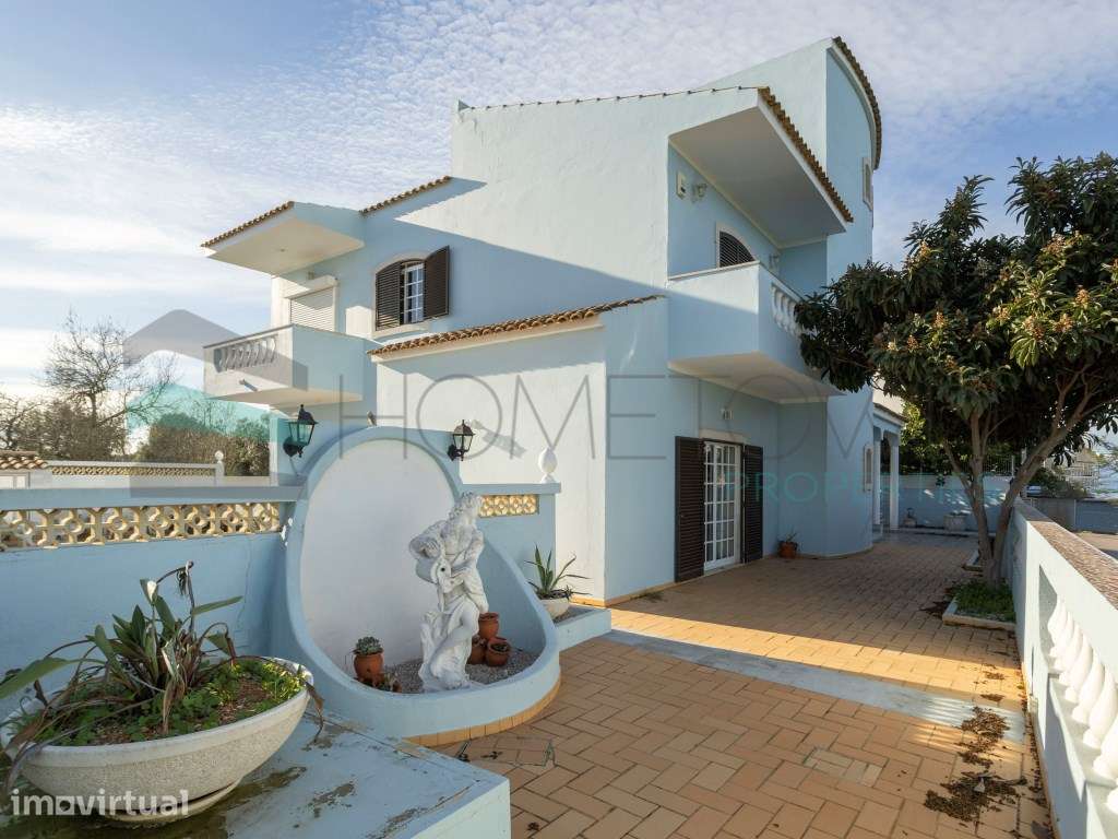 Moradia T4 com Piscina e 236 m² - Excelente Potencial Perto da Fuseta - Grande imagem: 2/25