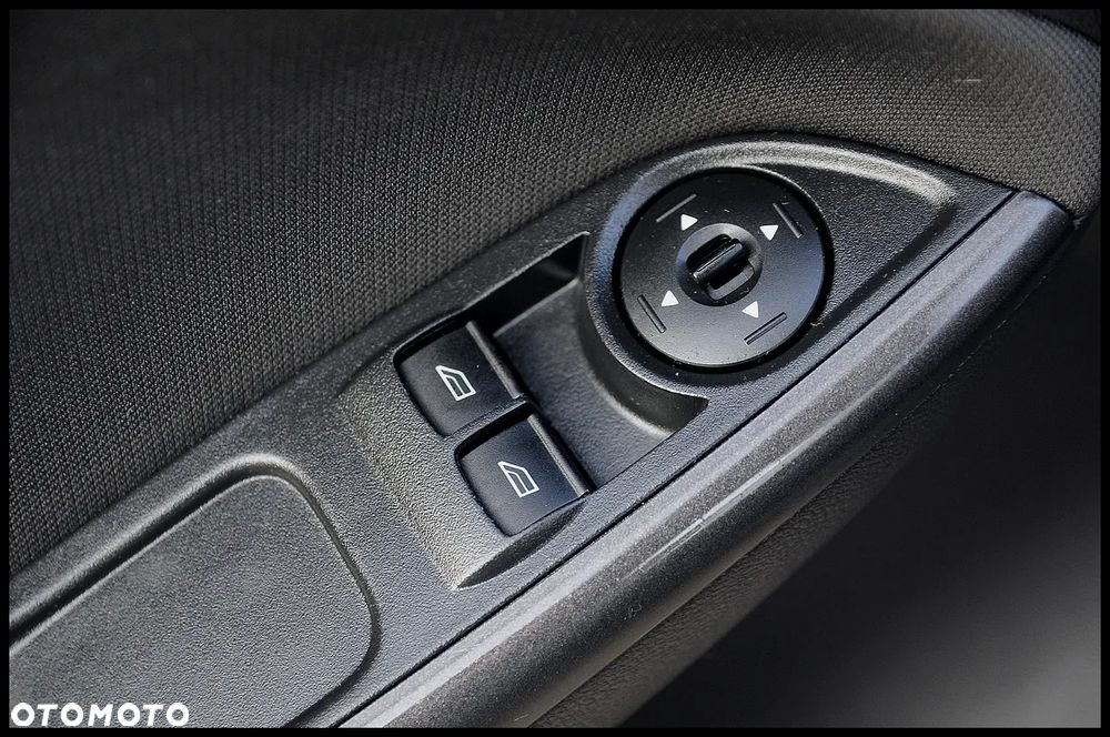 Ford Focus - 25