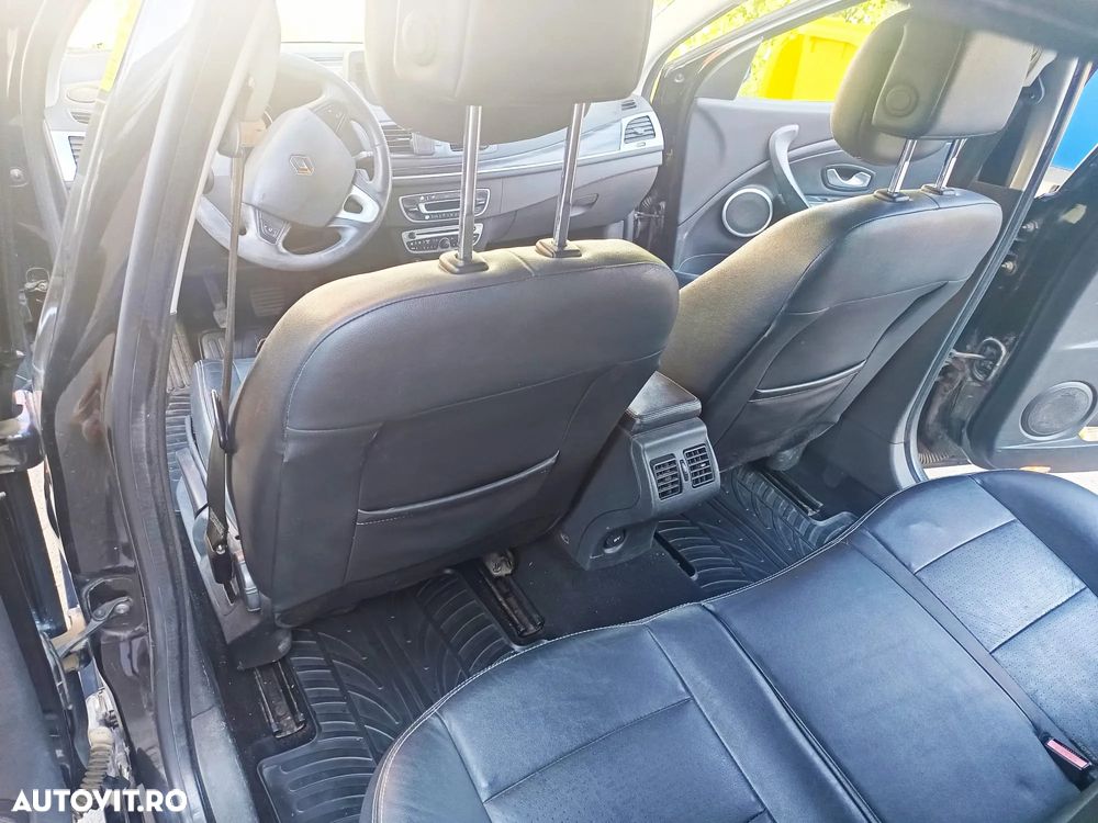 Renault Megane 1.9dCi Privilege - 12