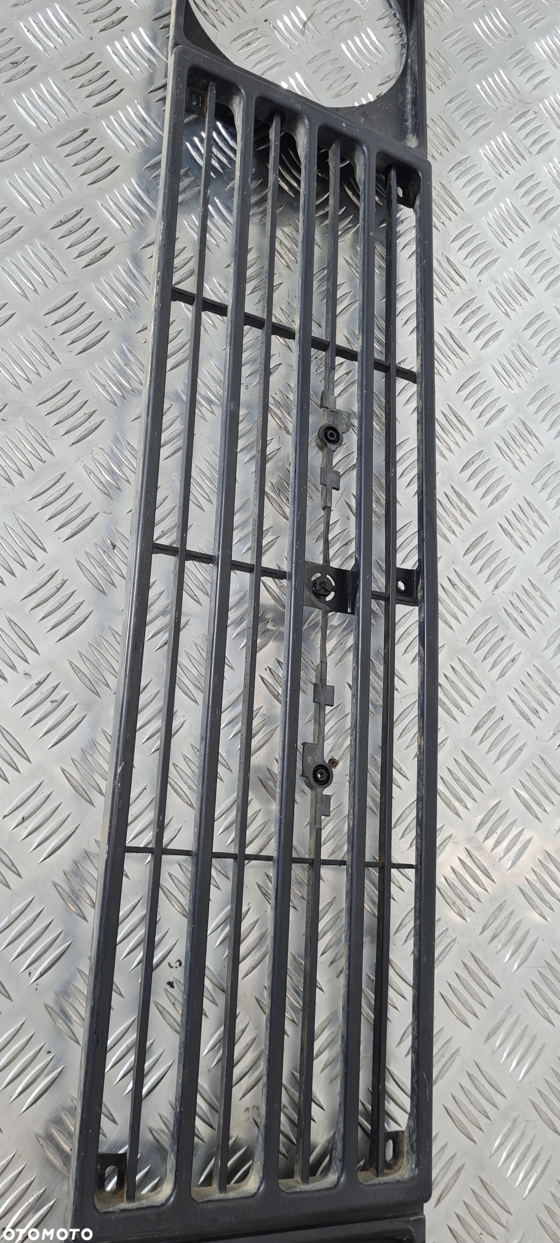 Suzuki Samurai Grill Atrapa - 3