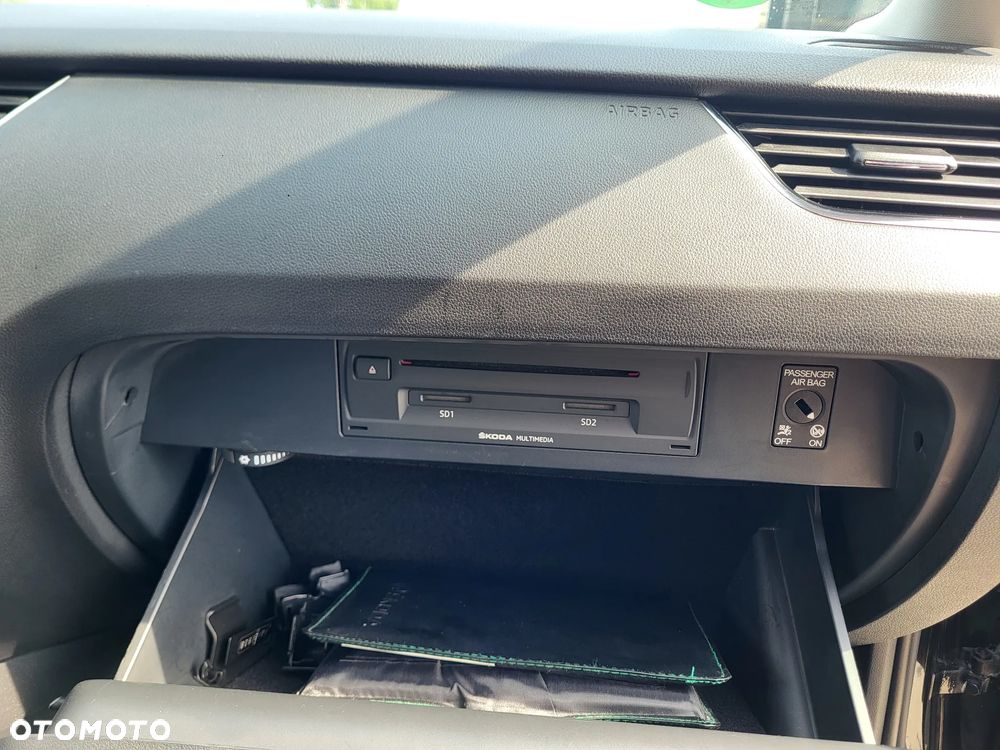 Skoda Octavia Combi 2.0 TDI (Green tec) DSG Style - 17