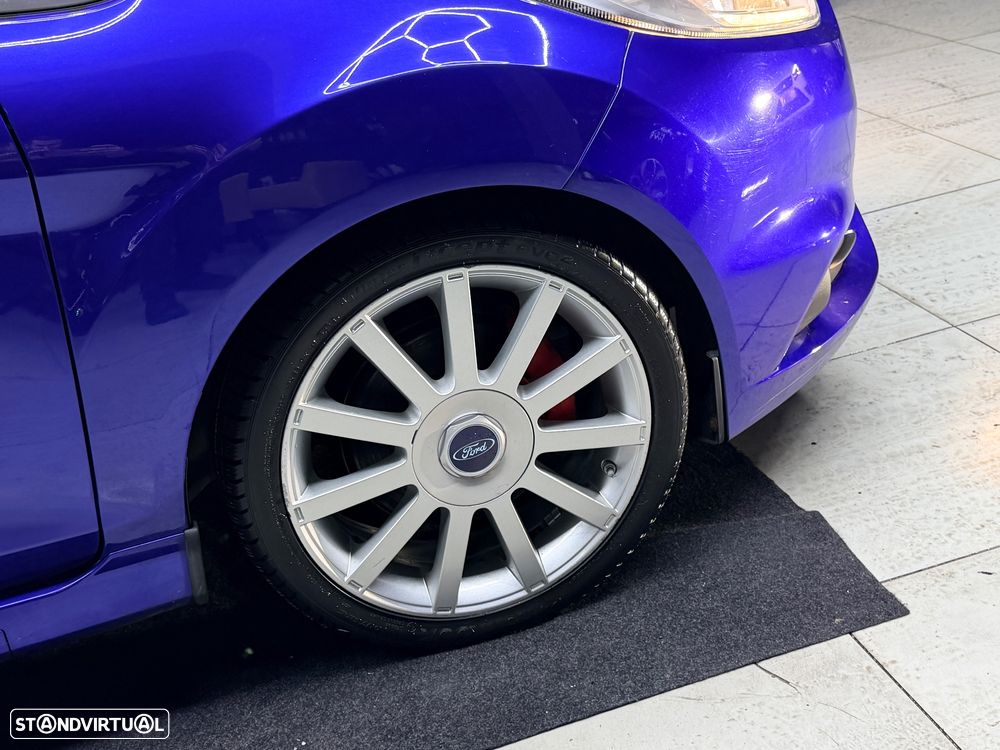 Ford Fiesta 1.6 EcoBoost c/ Pack Pele Desportiva ST - 13