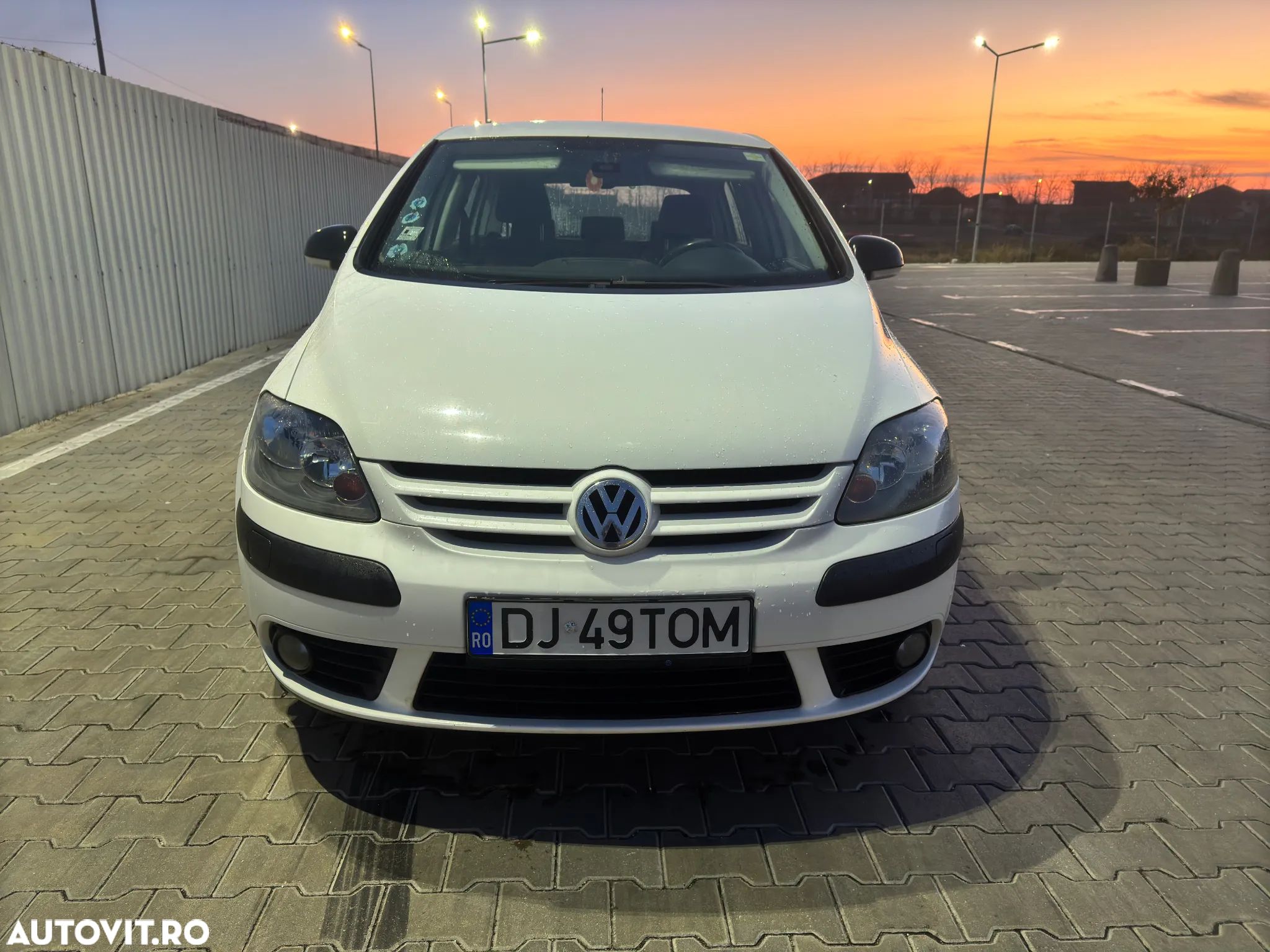 Volkswagen Golf Plus 1.9 TDI Comfortline - 1