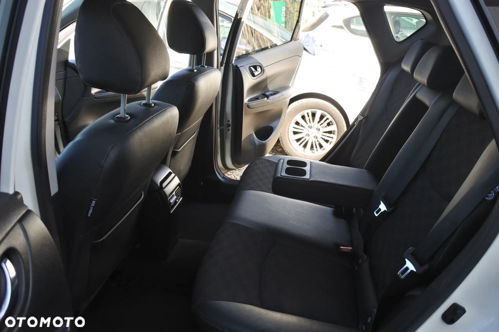 Nissan Pulsar 1.2 DIG-T Tekna EU6 - 9