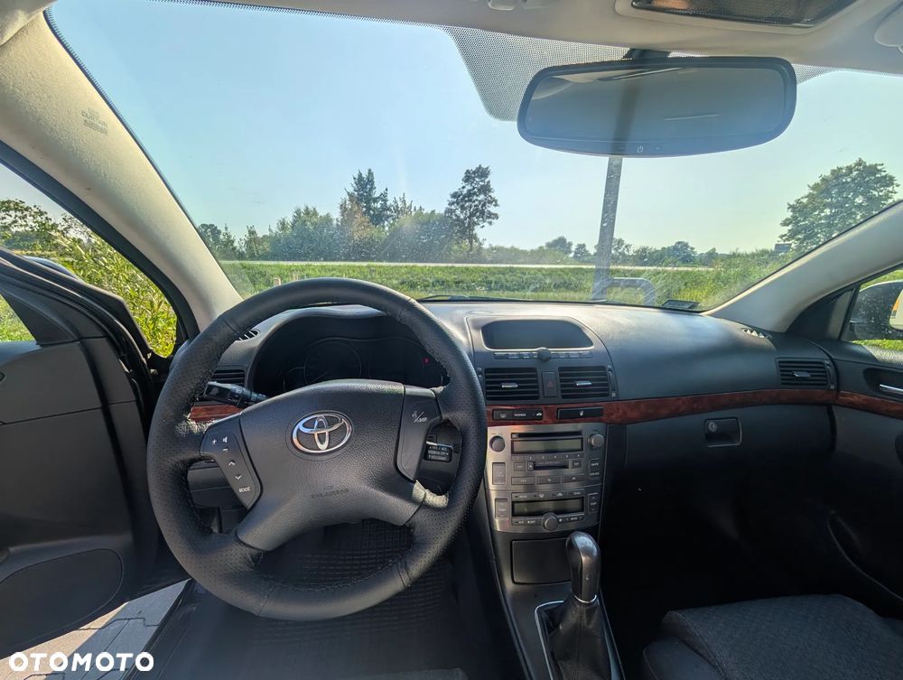 Toyota Avensis 2.0 D-4D - 19
