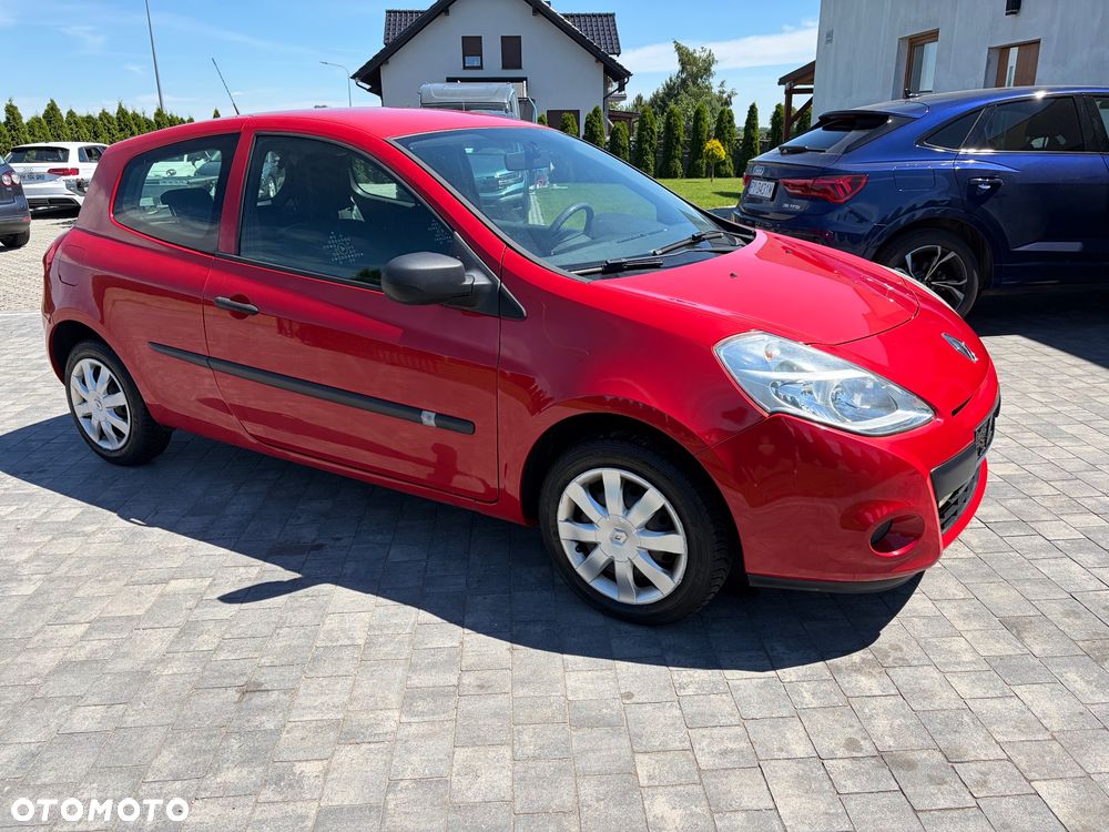 Renault Clio 1.2 16V All Inclusive - 1