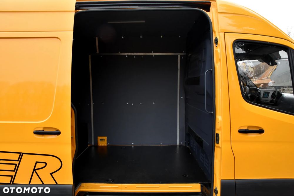 Mercedes-Benz SPRINTER - 25