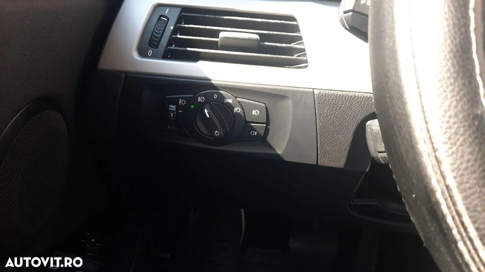 BMW Seria 3 318i Aut. - 7
